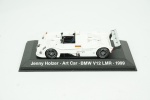 JENNY HOLZER. Art Car BMW V12 LMR 1999. Acompanha caixa expositora, comp. 11 cm.