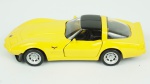 Maisto Chevrolet Corvette 1/38, 1978. Acondicionado em caixa de acrílico.