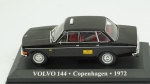 Volvo 144, Copenhagen, 1972. Acondicionado em caixa de acrílico.