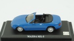 Mazda MX5. Acondicionado em caixa de acrílico.