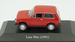 Lada Niva, 1991. Acondicionado em caixa de acrílico.