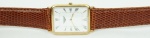 Relógio Longines "Les Grandes Classiques", caixa em plaqué d'or 26mm, pulseira em couro marrom, máquina sem funcionar.