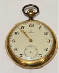 Relógio de bolso OMEGA em ouro amarelo (falta ponteiro de segundo, máquina no estado). Peso total 97,3 gr