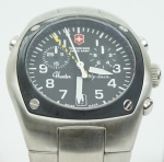 Relógio Victorinox Swiss Army Hunter Fly-Back, caixa em aço 40mm, puloseira em aço, em perfeito estado.