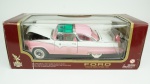 Road Legends Collection 1:18 Modelo 92138 Ford Fairlane Crown Victoria, 1955