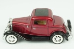 SS 5744 - Ford " 1932 3 - Window Coupe" 1/30, medindo 14 cm.