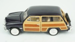 SS5737, 1/38, Ford Woody Wagon, 1949. Acondicionado em caixa de acrílico.