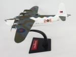 Miniatura - Avião Bombardeio  Short Sunderland Mk.iii Uk, medida 18 x 24 cm, acompanha caixa de acrílico medida 8 x 22 x 20 cm. (No estado)