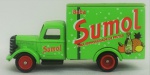 Miniatura - Antigo caminhão de entrega da Sumol, medida 9 x 3 cm, acompanha caixa de acrílico medida 7 x 12 x 6 cm.