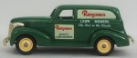 Miniatura - Antiga van Sedan Delivery Chevrolet 1939 de entrega da Rangomes, medida 9 x 3 cm, acompanha caixa de acrílico medida 7 x 13 x 7 cm.