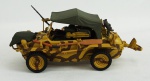 Miniatura carro militar - Schwimmwagen Type 166 Tamiya, medida 12 x 5 cm, acompanha caixa de acrílico medida 8 x 15 x 8 cm.