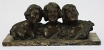 Escultura art nouveau, representando 3 mulheres em bronze base em mármore, assinado. Medida total 20 x 48 cm.