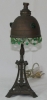 Luminária ART NOUVEAU em metal, base feitio de lira e cúpula com pedras verdes incrustadas e miçangas. Alt. 32 cm.