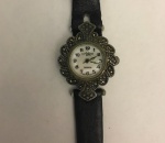 Relógio de pulso feminino, Express L.A - caixa em metal, pulseira em couro no estado, máquina no estado não verificada