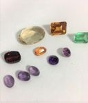 Lote com 10 pedras preciosas, em diversas cores, lapidação e tipos, total 24 quilates.