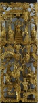 Painel em madeira patinada e policromada em dourado, entalhes profundos  com imagens de sábios e cavalos, medindo 49x18 cm