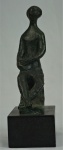Bruno Giorgi - Escultura em bronze patinado e cinzelado, representando "Harpista", altura 22 cm, base em granito, medida 6 x 13 x 9 cm, altura total 28 cm.