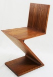 Designer Gerrit Rietveld, 1934.A cadeira Zig Zag foi projetada em 1934 pelo arquiteto e designer de móveis Gerrit Rietveld.