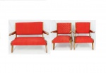 Lina Bo Bardi - Conjunto de sofá e duas poltronas em madeira peroba do campo, estofado em tecido chenille na cor vermelha, apliques em peroba. Medida sofá 80 x 1,10 x 64 cm, poltronas 78 x 67 x 65 cm.