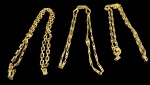 03 belíssimos colares CELINE PARIS, plaqueados a ouro, medindo 88 cm, contrastado, acompanha estojo original.