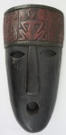 ARTE ETNIA INDONÉSIA. Máscara em madeira policromada representando "Timorese Ancestoral", medindo 35 x 18 x 6 cm.