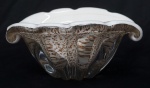 Bowl em cristal de murano na tonalidade  bege com pó de ouro e parte interna leitosa. Medidas 10 x 22 cm.