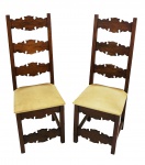 Conjunto com 6 cadeiras rústicas em madeira nobre, assentos estofados . No estado. Medidas 70 x 78 x 78 cm cada.