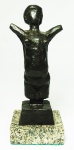 HENRI MATISSE ( 1869 - 1954).  Escultura em bronze patinado , representando Torso feminino. Base de mármore. Reprodução autorizada , assinada e numerada 5/9. Alt. total 26 cm.
