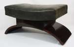 Banco estilo Art Deco, em madeira folheada, com 1 gaveta e assento em couro ecológico (peq. defeito no folheado) . Medidas 38 x 80 x 44 cm