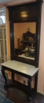 Console e espelho europeu em madeira nobre, encerado , estilo Império. Medidas 260 x 210 x 52 cm. RETIRADA COM AGENDAMENTO NA RESIDÊNCIA EM BOTAFOGO.