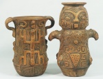 Arte popular - Lote composto de dois vasos em barro, (um com restauro, no estado), um assinado Duch e um assinatura ilegível, alturas 32 cm.