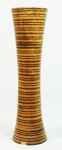 Arte popular - Vaso em madeira nobre envernizado, (com bicados na borda e pequeno lascado na base), altura 36 cm.