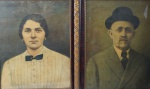 2 Fotografias antigas, representando Casal. Emolduradas, medindo 58 x 48 cm.