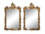 Par de Espelho, moldura dourada em madeira trabalhada. Medidas 1,40 x 86 cm.