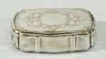 Caixinha em prata contrastada med. 2,5x10x6 cm, peso 126 gr.