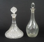 Duas licoreiras, sendo: 1 em grosso cristal (28cm) e outra em cristal (33cm)