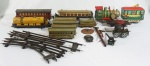 Colecionismo, lote composto por 1 locomotiva c/ vagão, animais, tamanhos variados, peças de reposição, 21 trilhos ( peças no estado) total 45 peças.