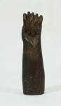 Figa em jacarandá ( 1 dedo c/ restauro). Alt. 16 cm.