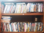Conjunto de DVDs, diversos temas, filmes e séries, aproximadamente 225, alguns lacrados