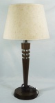 Abajour para 2 (duas) lâmpadas com base em madeira e detalhes cromados.  Acompanha cúpula. Produto não testado. Medida: 73 cm.