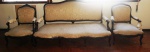 Conjunto de sofá e 2 poltronas em madeira nobre,  assento , encosto e braços , estofado em tecido. Medidas: sofá 165 x 110 x 75 cm.  poltronas 96 x 66 x 60 cm. OBS: RETIRADA AGENDADA NO BAIRRO DE COPACABANA.
