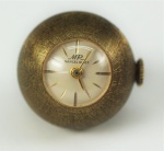Relógio pingente, marca MR Marcel Rimet, em metal plaqueado a ouro, peso total 12 gr