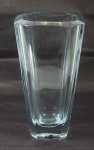 Vaso em cristal  translucido, assinado Stromberg Shyttan. Alt.  27cm