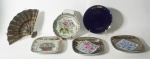 Conjunto composto por 6 (seis) pratinhos decorativos em porcelana. Medida: 12x18cm e 12x12cm, 12cm de diâmetro.