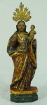 Imagem de São José com menino policromada, com resplendor em metal. Medida imagem: 29cm de altura. Medida com resplendor: 35 cm de altura. Faltam dedos na mão direita do santo e o braço esquerdo do menino.