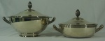 CHRISTOFLE - Duas sopeiras com tampa metal espessurado a prata.. Medidas: 17cm de altura e 28,5 cm de diâmetro (com a pega); 22 cm de altura e 22 cm de diâmetro (com a pega).
