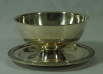 CHRISTOFLE - Bowl  com presentoir em metal francês espessurado a prata  medindo 14 cm de altura e 16 cm de diâmetro (altura com bowl 14 cm).