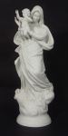 Imagem em biscuit VISTA ALEGRE,  representando Nossa Senhora da Apresentação . Marca da manufatura na base. Alt. 31 cm.
