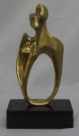 ASS. NÃO IDENTIFICADA -  Escultura em bronze polido representando casal, assinado e datado de 83, medindo 29 cm