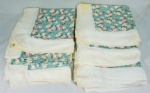 Conjunto de 6 toalhas quadradas em tecido , medindo  140 x 140 cm. (com manchas).